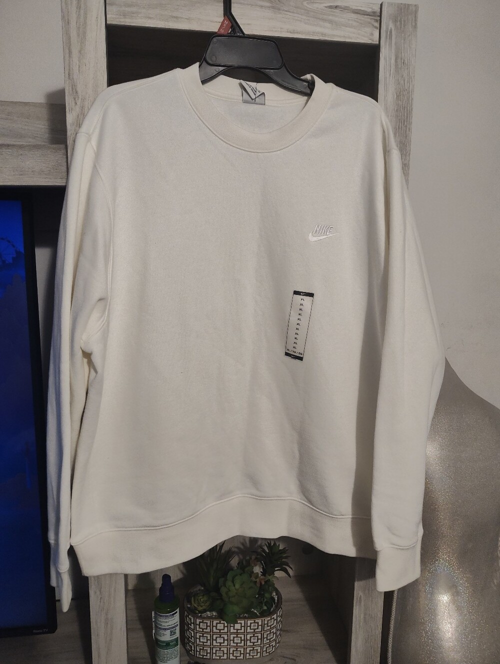 Nike Men’s Off-White  Cream Crewneck Sweatshirt SZ XL New With Tags